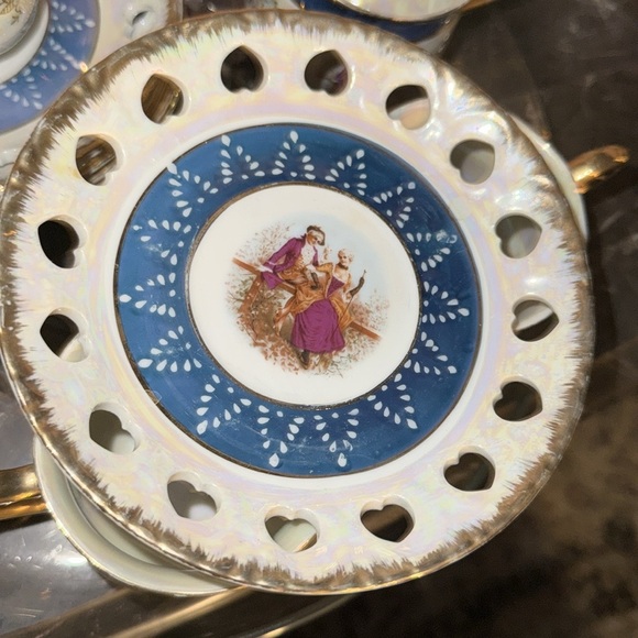 Vintage Tea Cups & Saucers Set of 5 Victorian Courting Couple Made In JapanNOS - Picture 5 of 9